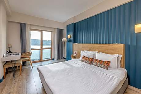 Single Room with Lake View