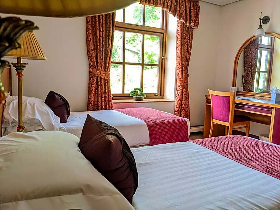 Whitewater Hotel & Spa