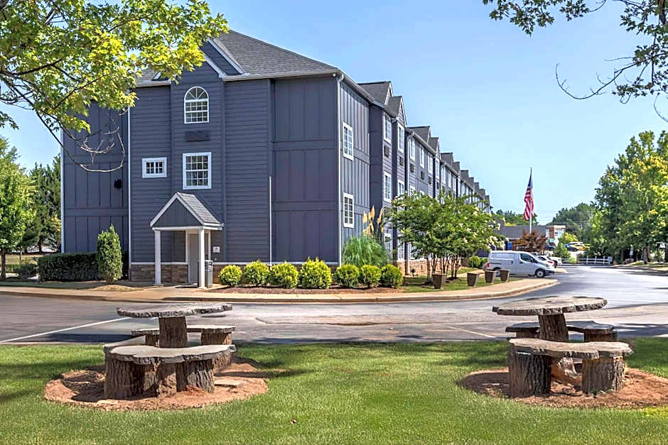 Econo Lodge Inn And Suites Greenville
