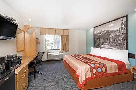 King Room - Disability Access - Non-Smoking