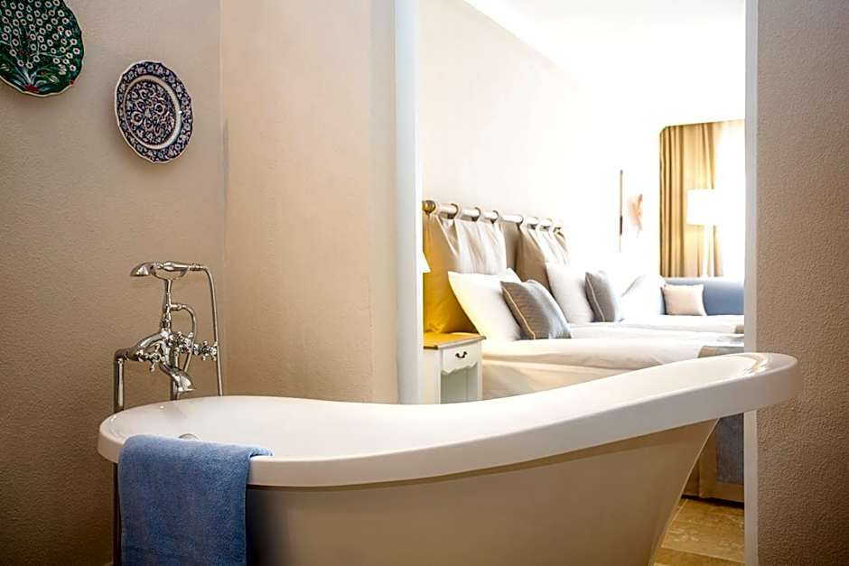 ANDRIAKE BEACH CLUB HOTEL