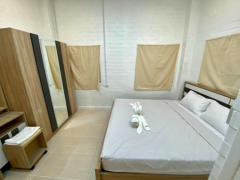 Whitehouse cafe&Guesthouse