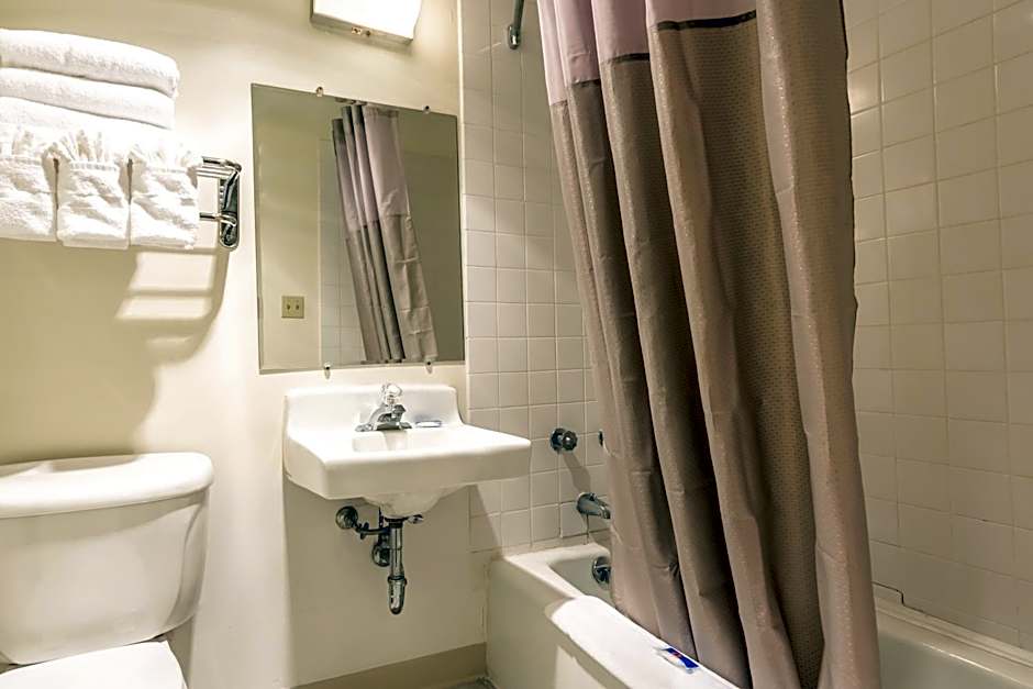 Motel 6-Butte, MT - Historic City Center