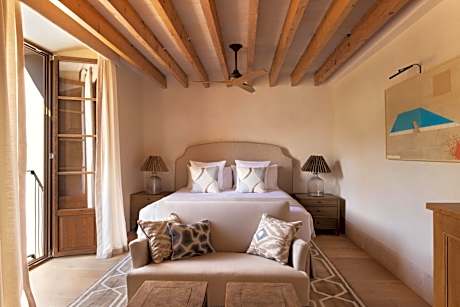 Double or Twin Room with Mountain View