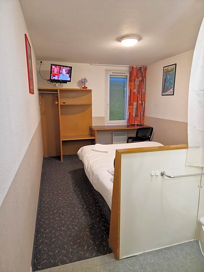 Photo 1 of 5 of Double Room