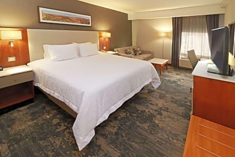 1 King Bed Nonsmoking