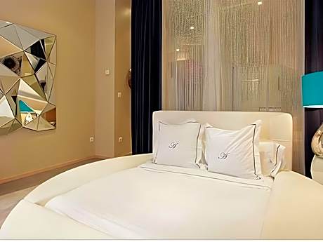 Apartasuite Satellite (8 persons)