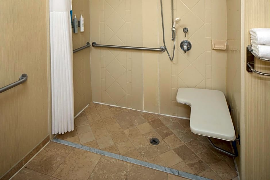 Hampton Inn By Hilton & Suites Mystic