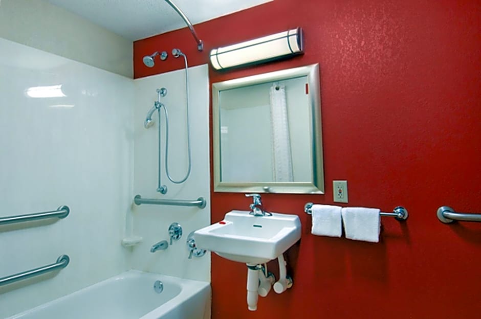 Red Roof Inn PLUS+ Statesville