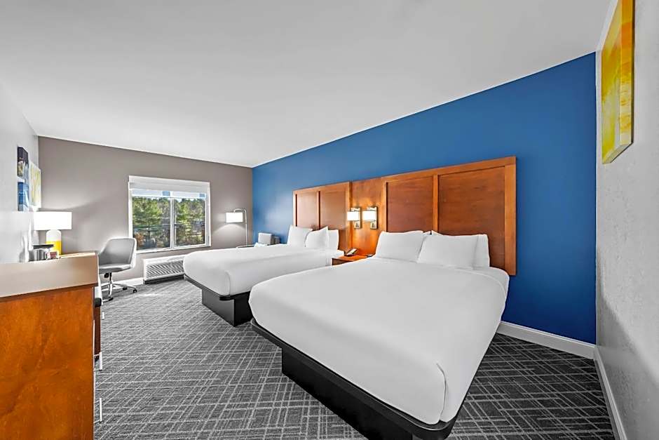 Photo 1 of 5 of 2 Queen Beds, Accessible