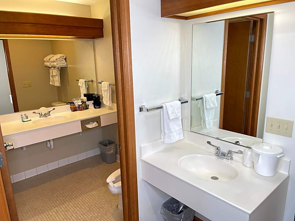 Farmstead Inn and Conference Center