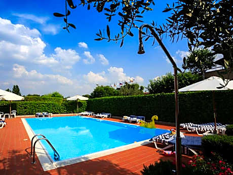 BellaSirmione Holiday Apartments