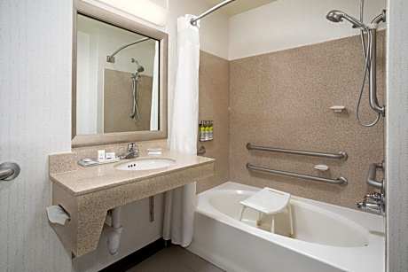 Double Room with Two Double Beds - Disability Access Tub