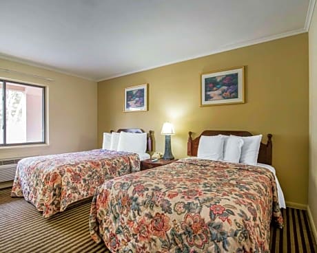 Double Room with Two Double Beds - Smoking