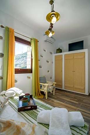 Deluxe Queen Suite  (Fanari)