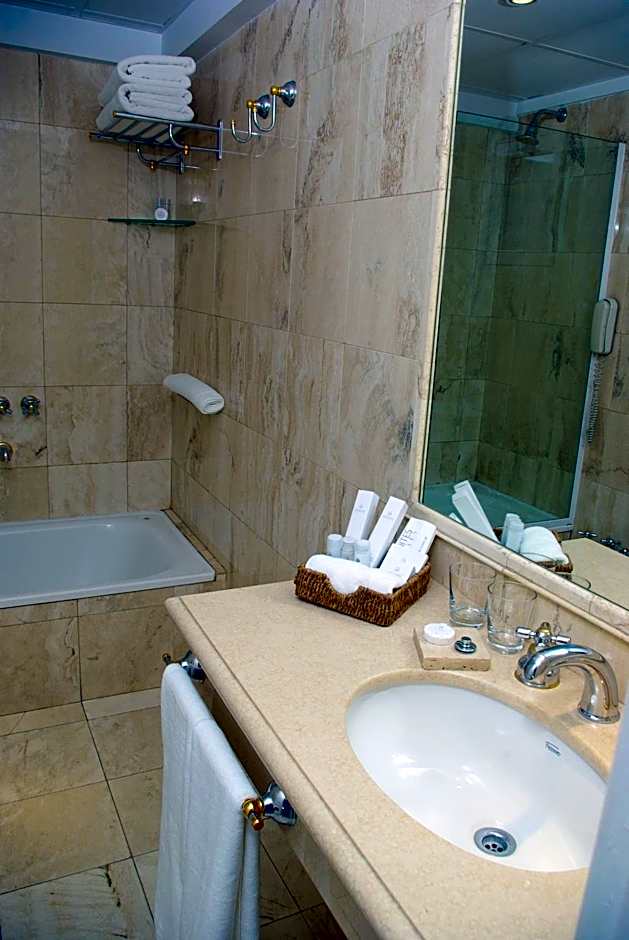 Loi Suites Recoleta Hotel