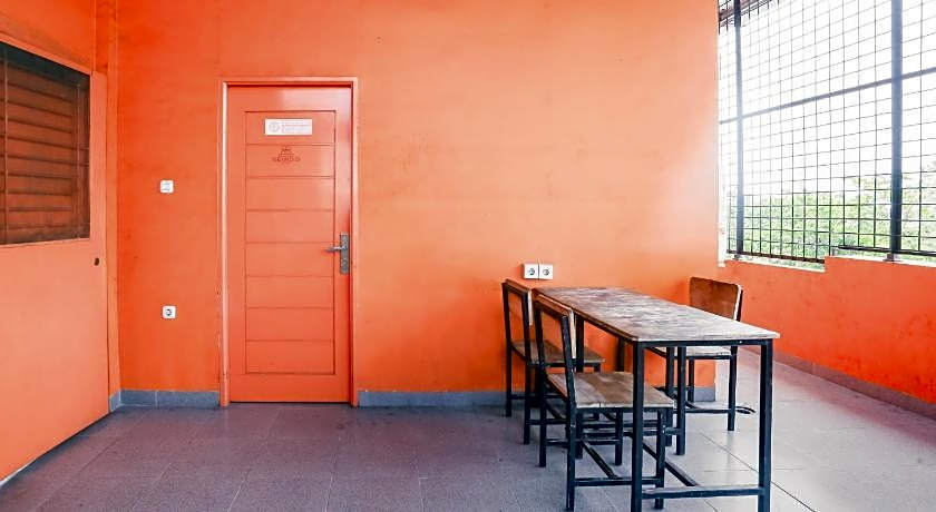 RedDoorz @ Seindo Hotel Medan