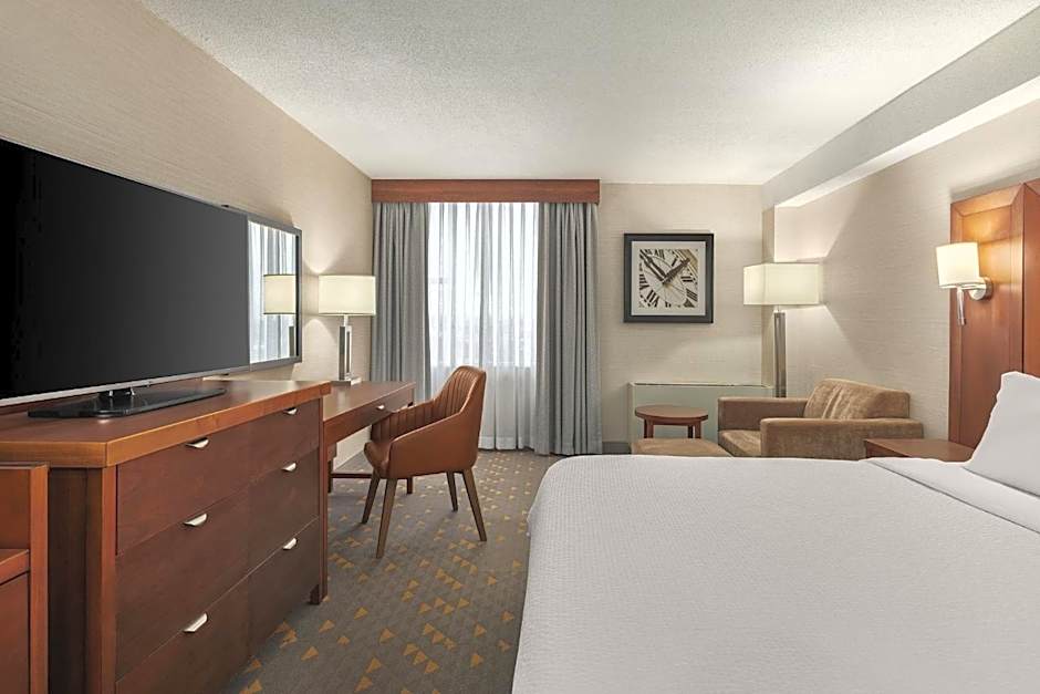 Holiday Inn Oakville Centre By IHG