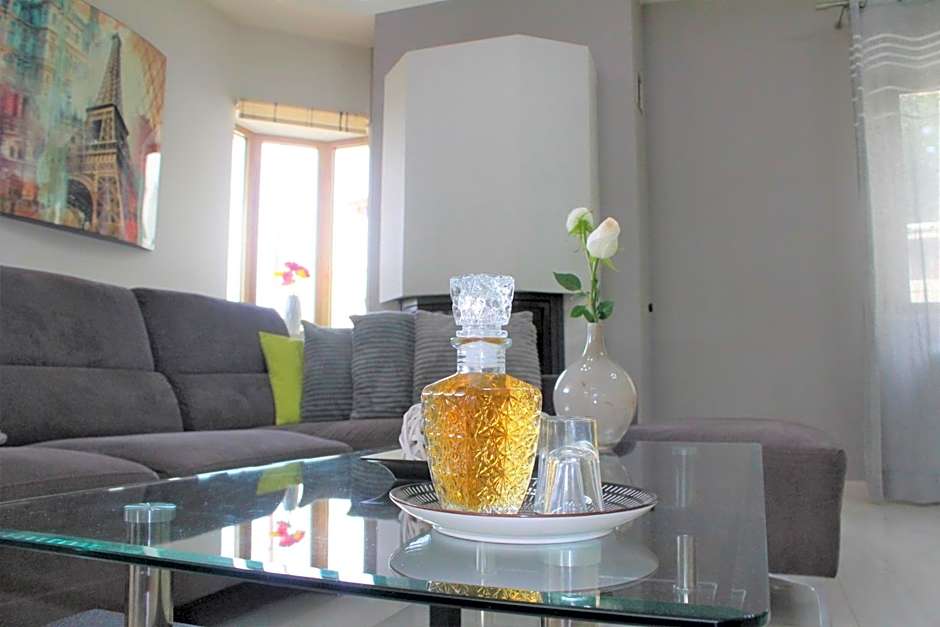 Kallia's Modern Apartment