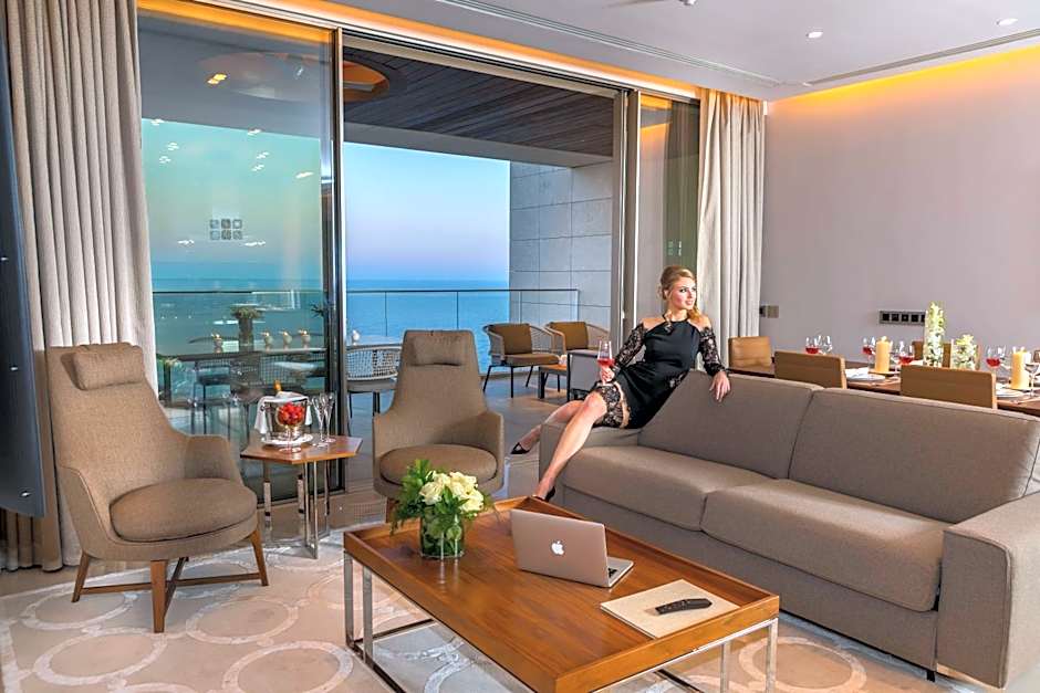 Four Seasons Hotel