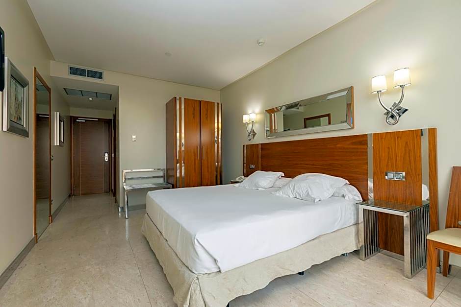 Photo 1 of 5 of Double Room