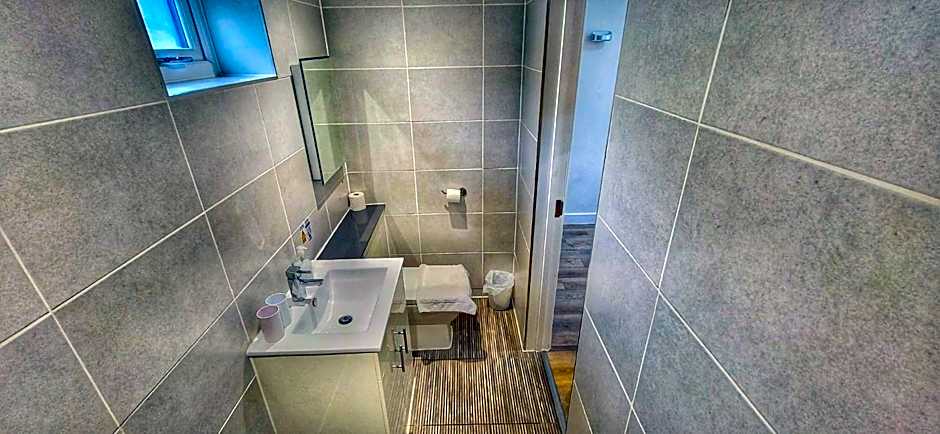 Deepcut Lodge Bed & Breakfast Self Service