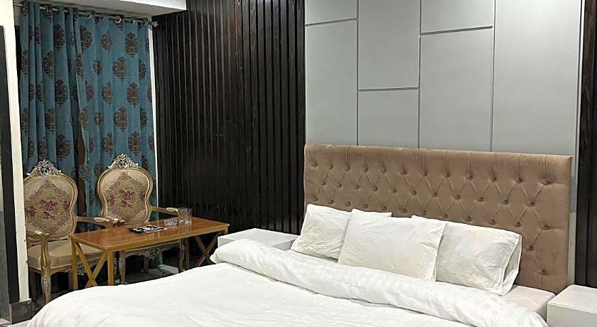 Hotel Blue Rock – Murree, IN