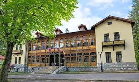 Hotel Regal 1880 - Boutique Hotel in Parcul Central Sinaia