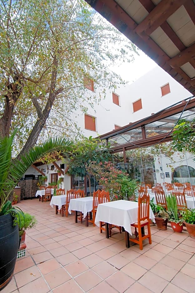 Hotel Restaurante Blanco y Verde