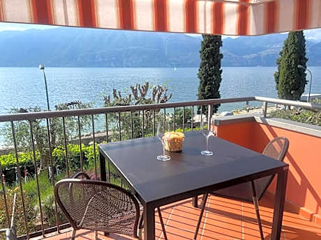 One-Bedroom Apartment with Balcony