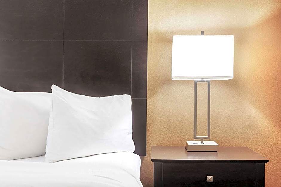 La Quinta Inn & Suites by Wyndham Beeville
