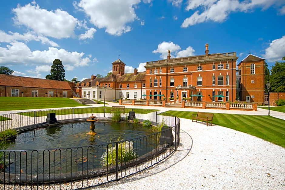 Oakley Hall Hotel