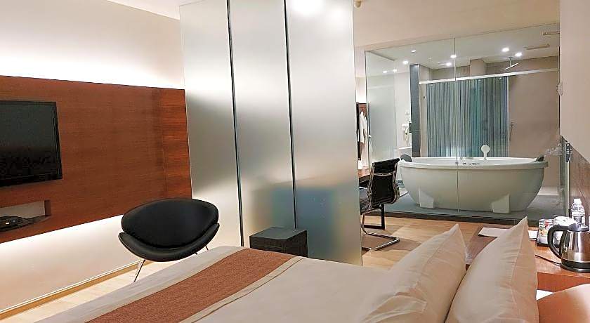 The Leverage Business Hotel (Bandar Baru Mergong)