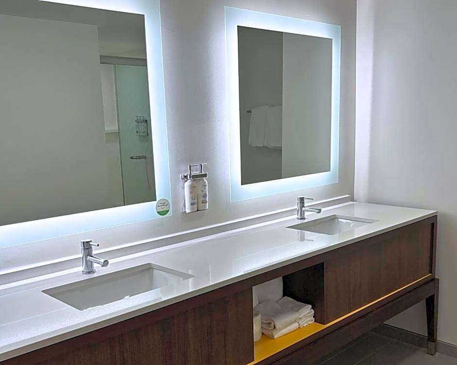 Holiday Inn Hotel & Suites Orange Park By IHG