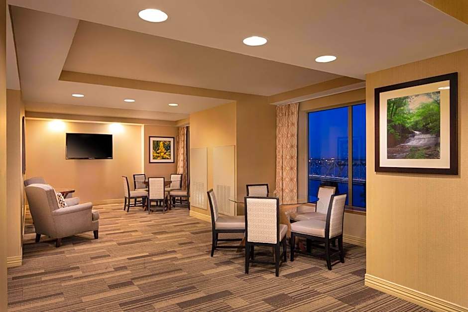 Sheraton Louisville Riverside Hotel