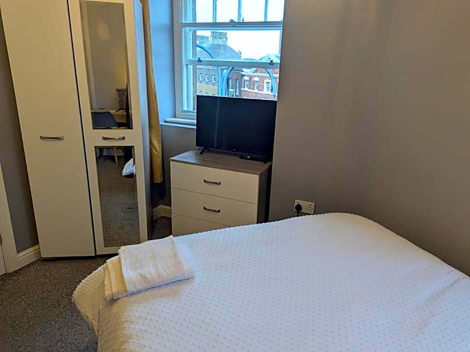 Darwin Stays - Service Accommodation in Newcastle under Lyme City Centre