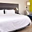 Holiday Inn Express & Suites - Mall of America - MSP Airport