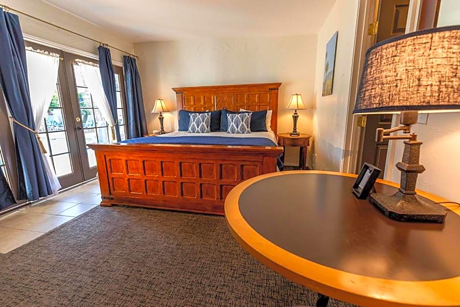 Old Ranch Inn - Adults Only 21 & Up
