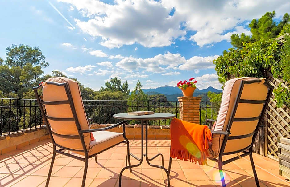 Hotel de Montaña Cueva Ahumada