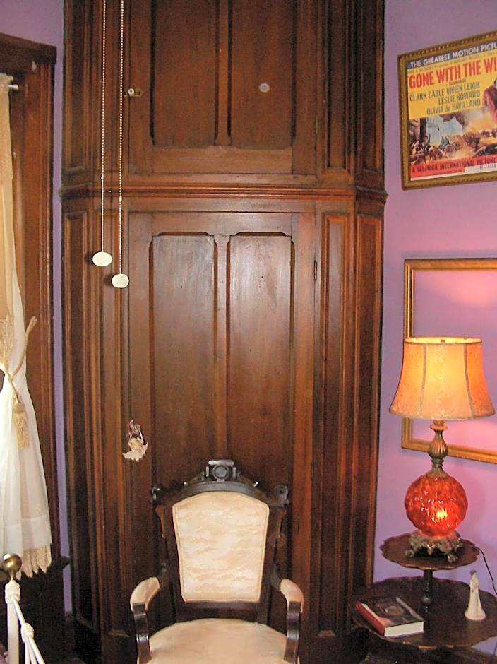 Riverview Mansion Hotel