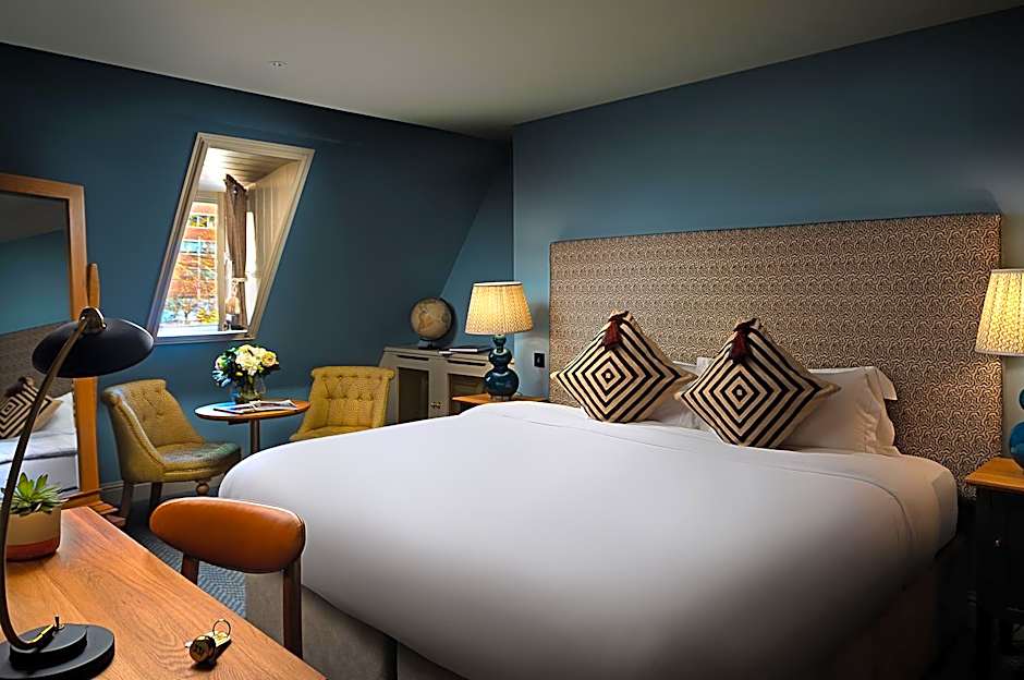 Photo 1 of 4 of Deluxe 1 King Bed
