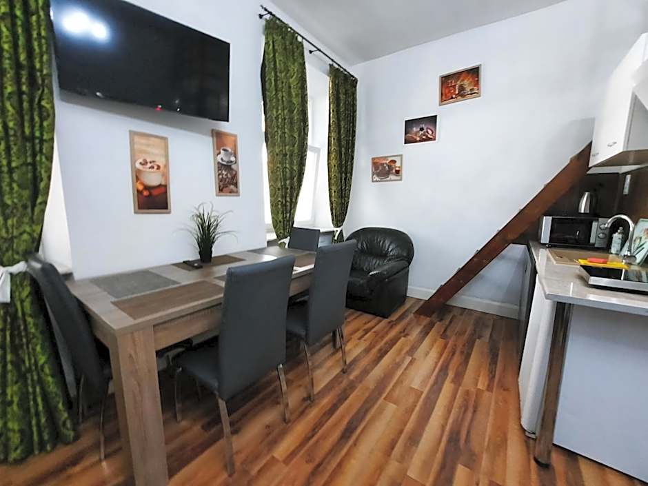 Lorf Hostel&Coffee