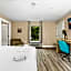 Gold Coast Inn ⁀➷ Breathtaking Sunsets ➠ Standard Lake View Room ➠ 106