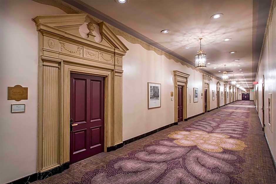 Hilton Cincinnati Netherland Plaza