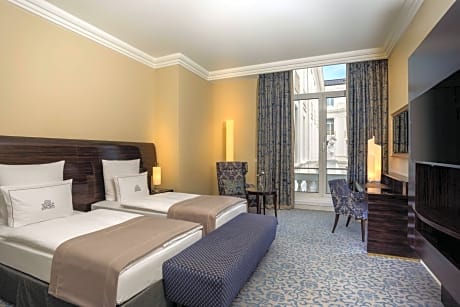 Superior Guest Room with 2 Twin/Single Bed(s)