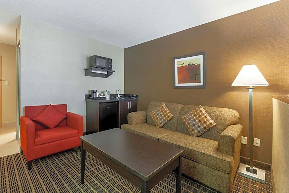 Best Western Plus Burlington Inn & Suites