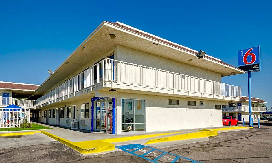 Motel 6 Thornton, CO