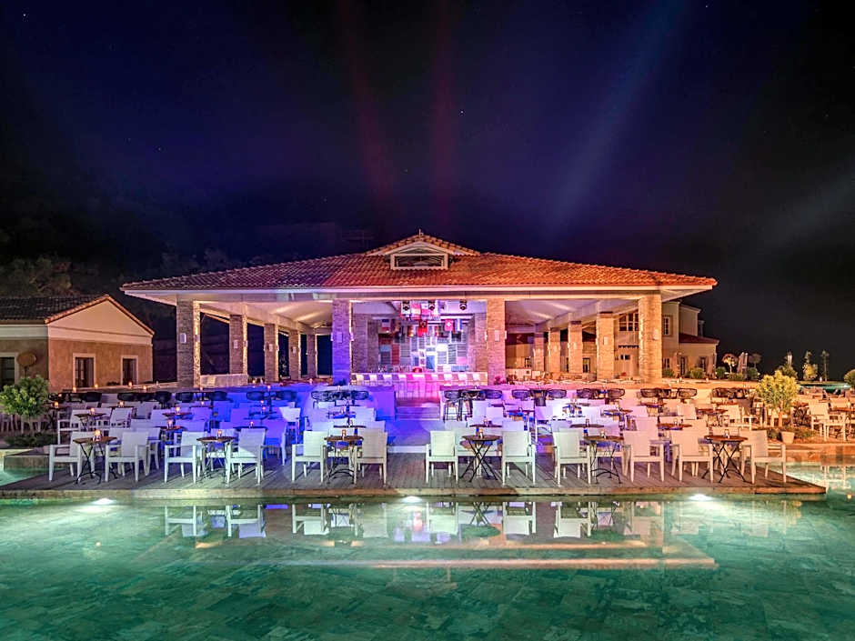 Rixos Premium Tekirova - The Land of Legends Access