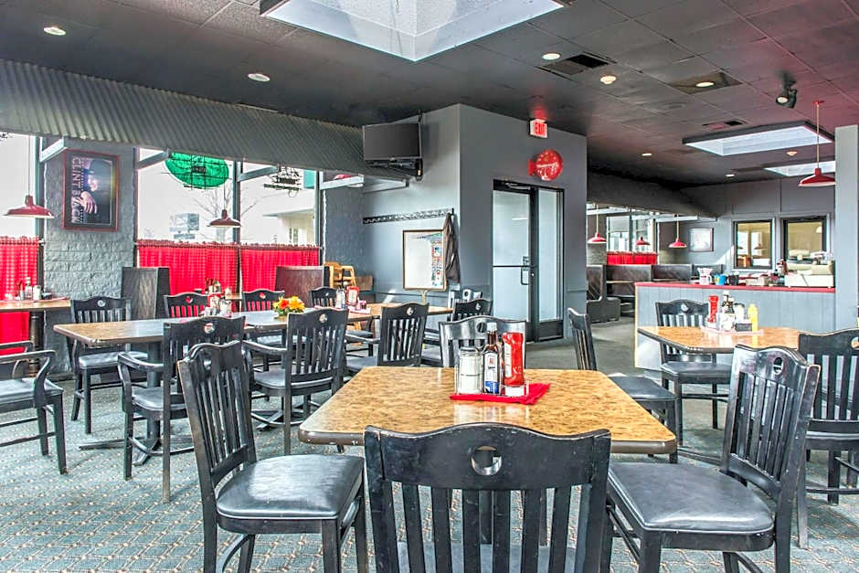 Quality Inn & Suites Fairview - Erie