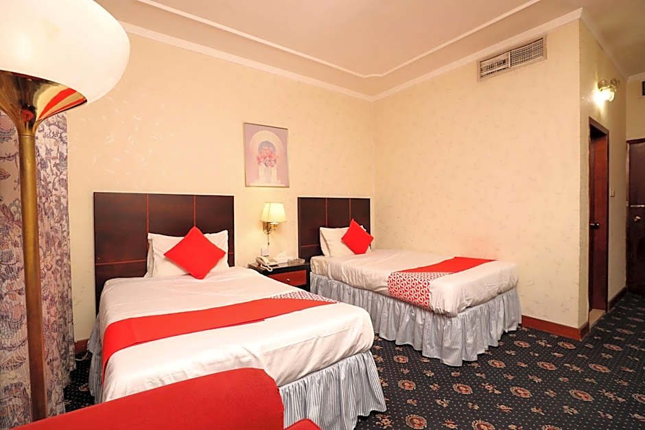 OYO 112 Semiramis Hotel